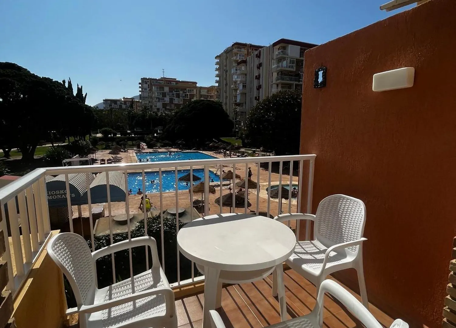 Acogedor Estudio Con Piscina Y Vistas Al Mar contacts