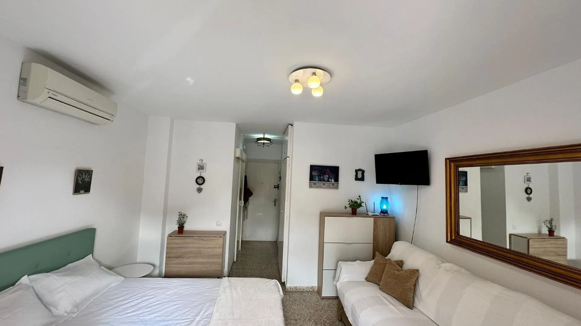 아파트 Acogedor Estudio Con Piscina Y Vistas Al Mar 베날마데나코스타 스페인